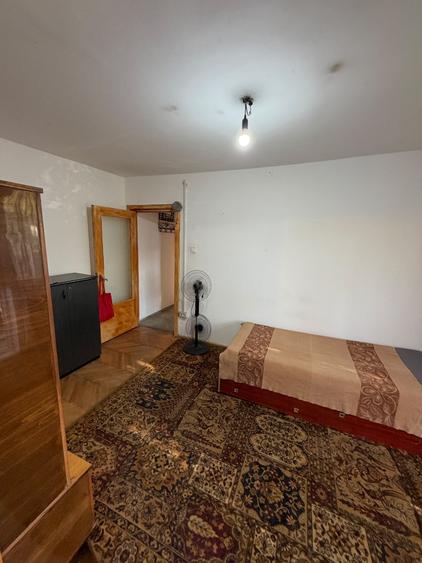 Apartament cu 3 camere nedecomandat în Dacia