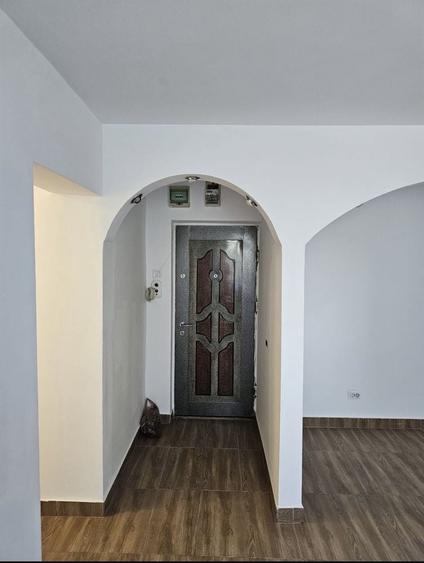 Apartament cu 2 camere decomandat în Ferentari