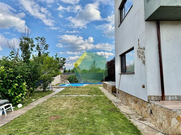 Duplex cu 5 camere cu Piscina în Ferme
