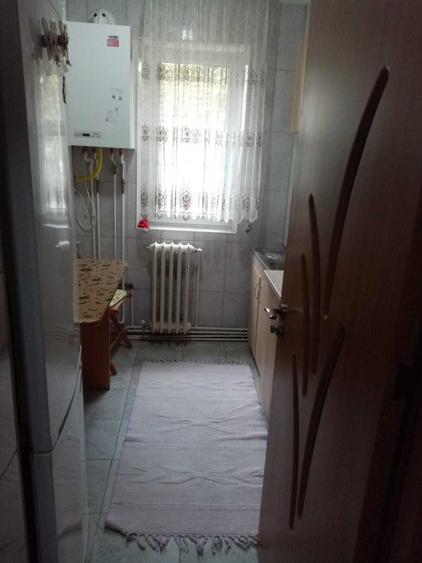 Apartament cu 3 camere semidecomandat în Păcurari