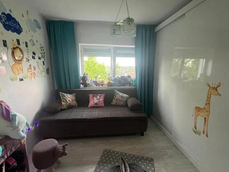 Apartament cu 3 camere decomandat în Exterior Vest