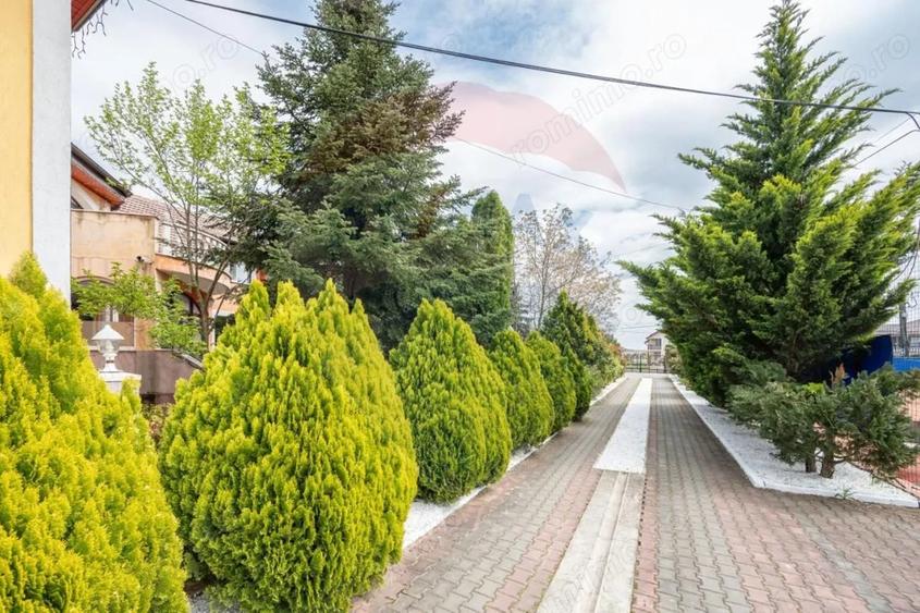 Casă cu 16 camere cu Teren 5375 Mp în Sânmartin