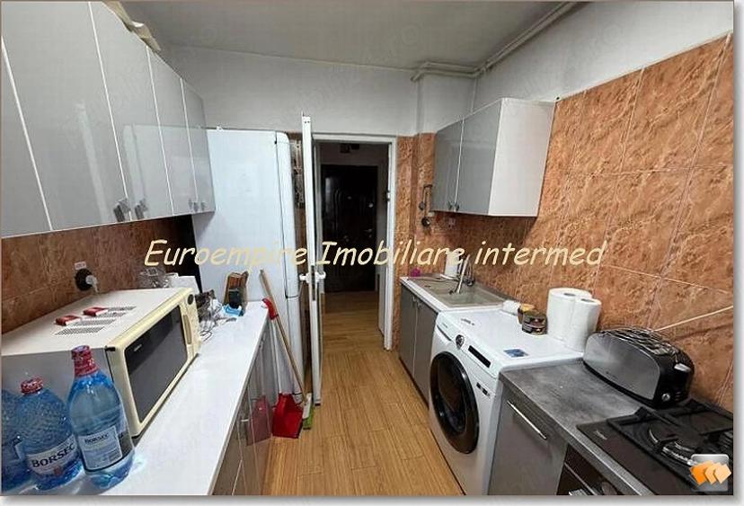 Apartament cu 2 camere decomandat, mobilat în Km 4