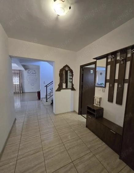 Casă cu 4 camere cu Teren 300 Mp în Lazu