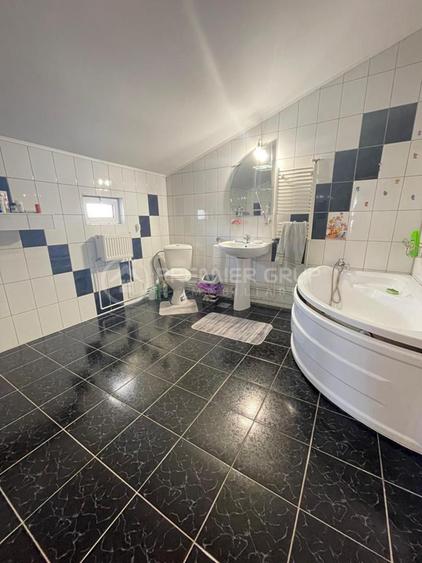 Duplex cu 4 camere cu Canalizare în Valea Adâncă