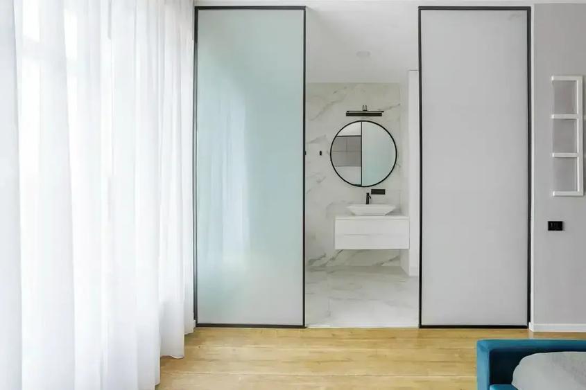 Apartament cu 4 camere semidecomandat, mobilat în Floreasca