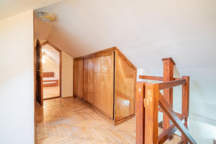 Apartament cu 5 camere nedecomandat, mobilat în Centrul Istoric