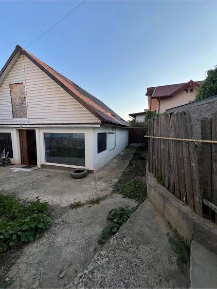 Casă cu Teren 230 Mp în Valea Adâncă
