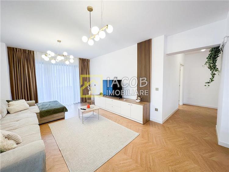Apartament cu 2 camere semidecomandat în 9 Mai