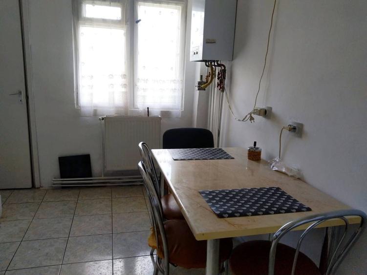 Apartament cu 4 camere decomandat în Mărăști