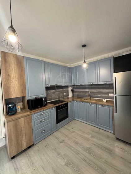 Apartament cu 2 camere semidecomandat în Borhanci