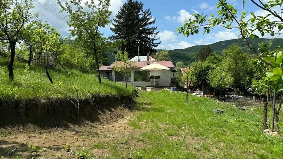 Casă cu 3 camere în Iedera