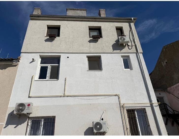 Apartament cu 5 camere decomandat în Peninsula