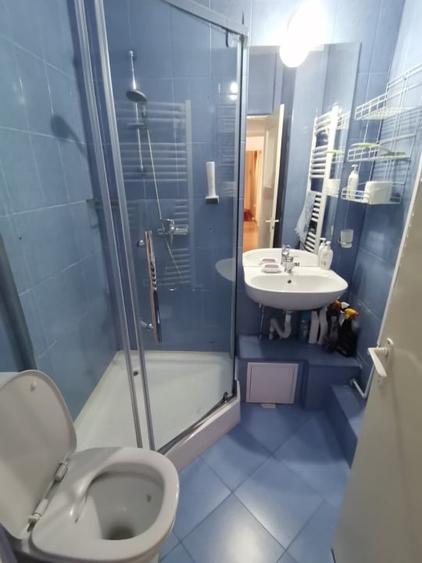 Apartament cu 4 camere decomandat în Central
