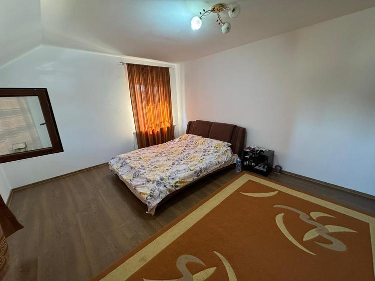 Apartament cu 3 camere decomandat în Ghiroda