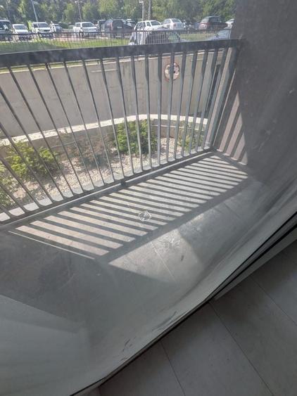 Apartament cu 4 camere semidecomandat în Florești