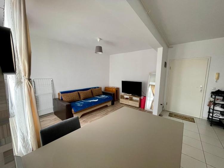 Apartament cu 2 camere semidecomandat, mobilat în Avantgarden