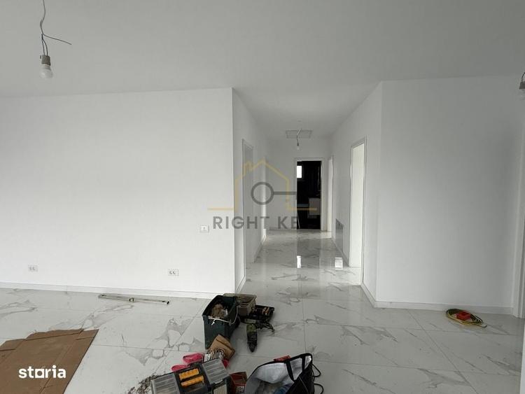 Casă cu 4 camere în Olteni