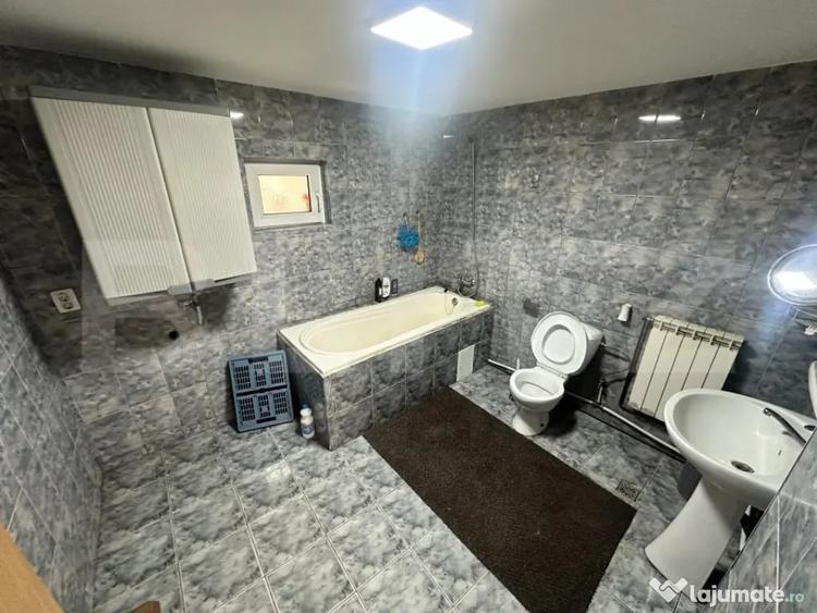 Casă cu 3 camere cu Teren 3298 Mp în Central
