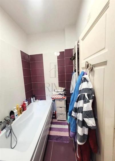 Apartament cu 3 camere circular, mobilat în P-ța Maria