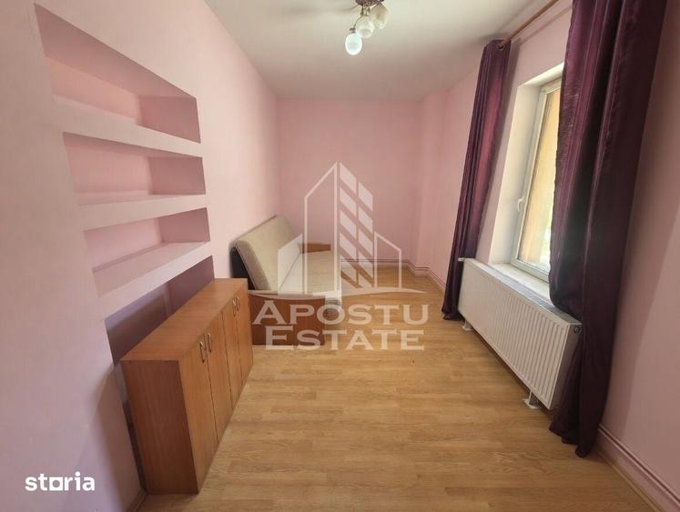 Casă cu 5 camere cu Teren 719 Mp în Periam