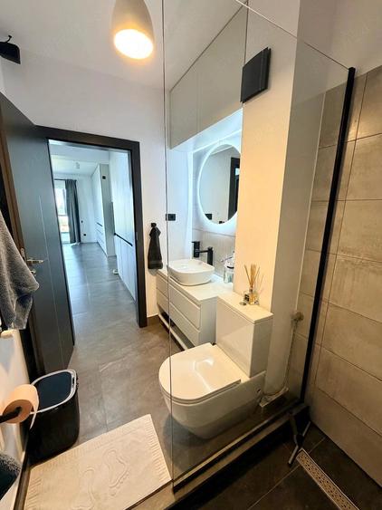 Apartament cu 2 camere decomandat în Titan