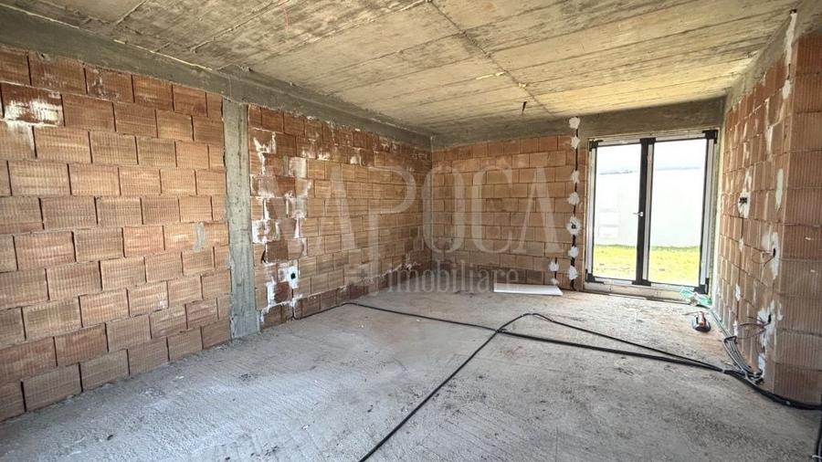 Duplex cu 5 camere cu Canalizare în Florești