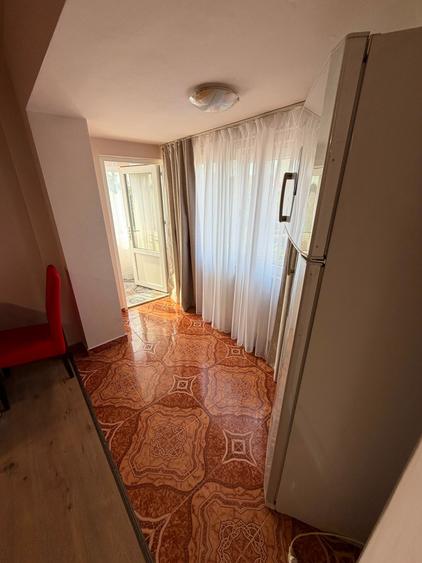 Apartament cu 2 camere semidecomandat în Lipovei
