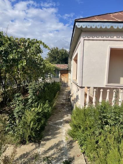 Casă cu 4 camere cu Teren 2820 Mp în Central