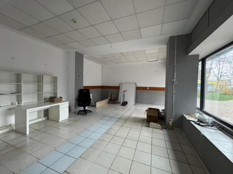 Spațiu comercial, de 52 mp, în Podu Roș
