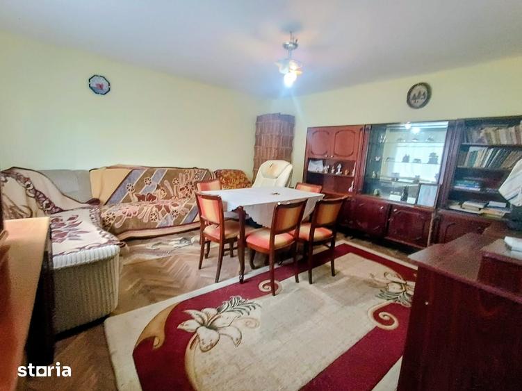 Casă cu 3 camere cu Teren 686 Mp în Central