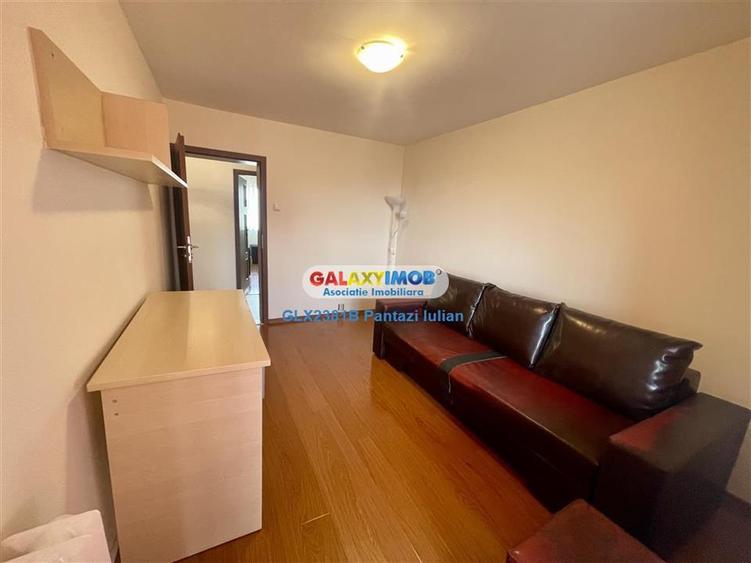 Apartament cu 3 camere semidecomandat, mobilat în Dristor