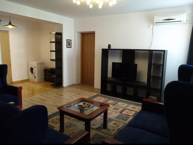 Apartament cu 2 camere semidecomandat, mobilat în Central