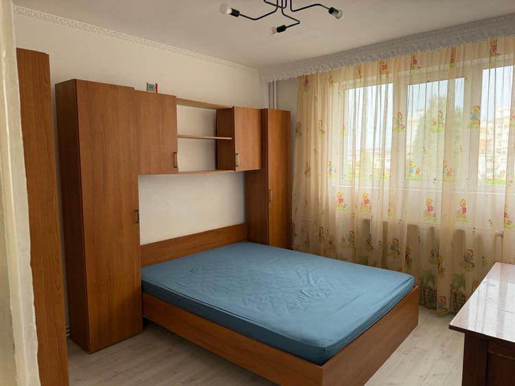 Apartament cu 2 camere decomandat în Micro 18