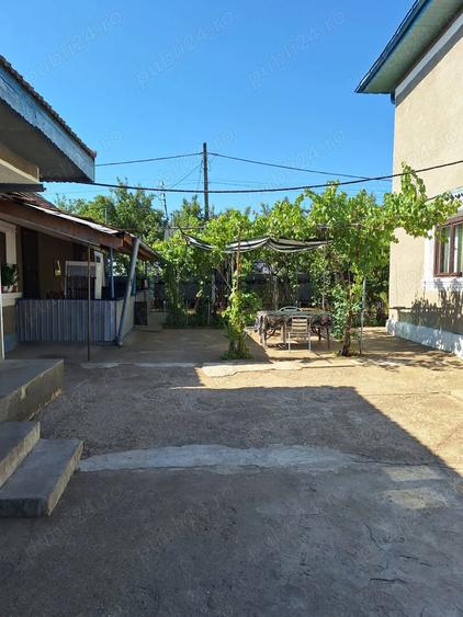 Casă cu 6 camere cu Teren 800 Mp în Pădina