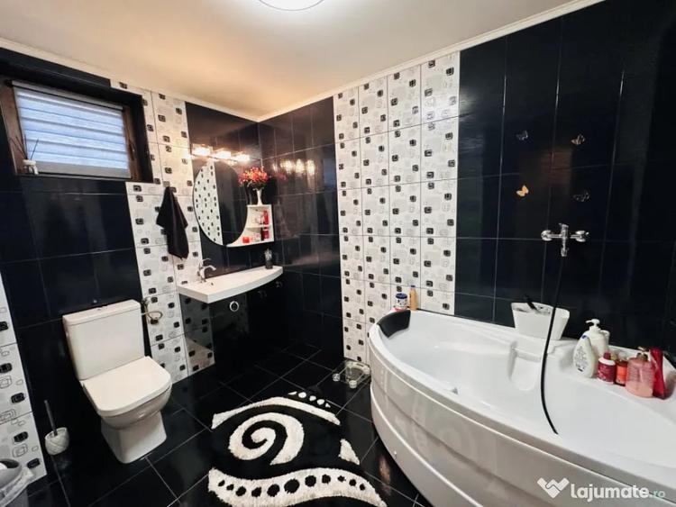 Casă cu 5 camere cu Teren 1000 Mp în Chiajna