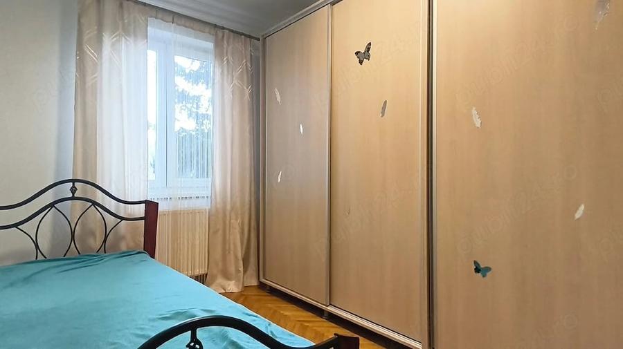 Apartament cu 4 camere decomandat în Central