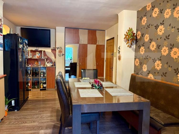 Apartament cu 4 camere decomandat, mobilat în Sânmartin