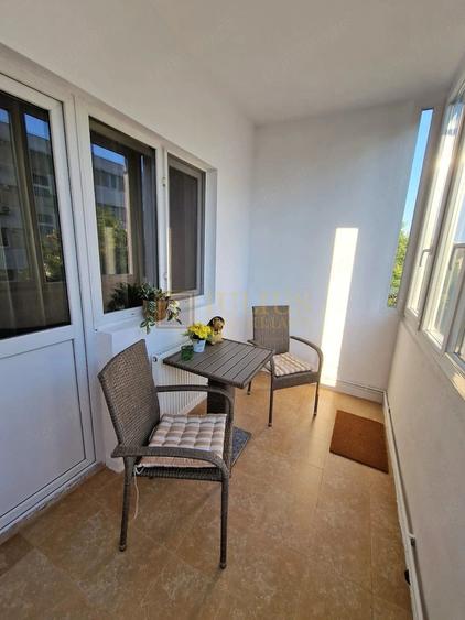 Apartament cu 4 camere decomandat în Neptun