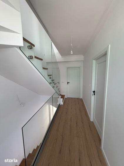 Casă cu 6 camere cu Teren 200 Mp în Voluntari