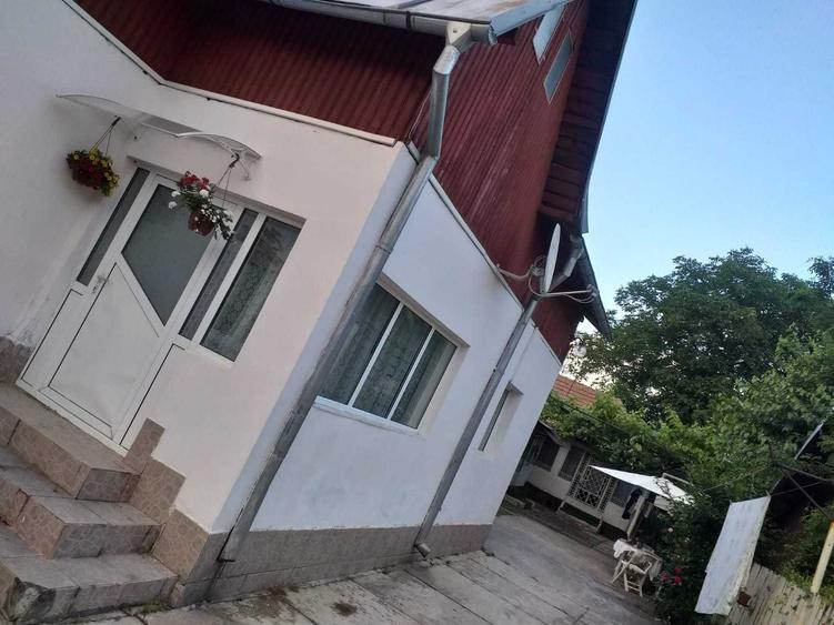 Casă cu 4 camere în Cocorăștii Caplii
