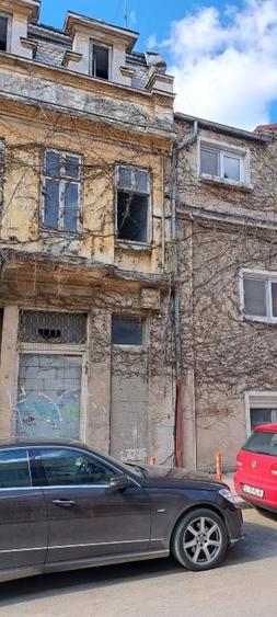 Casă individuală cu 5 camere cu Teren 276 Mp în Central