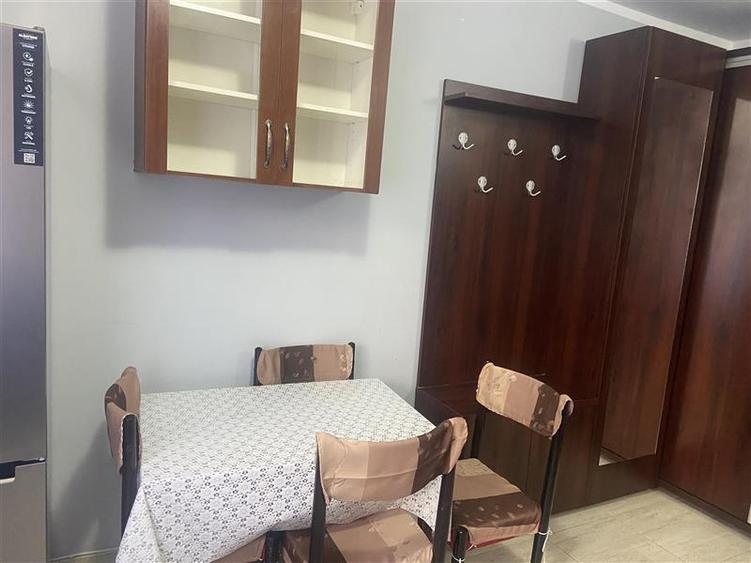 Garsonieră decomandată, mobilată în Gară