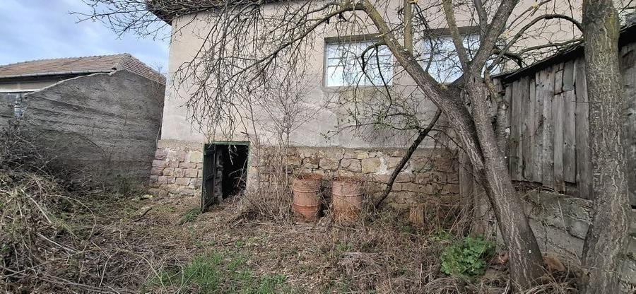Casa la tara de vanzare - 3