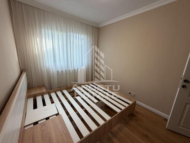 Apartament cu 3 camere semidecomandat, mobilat în Dacia