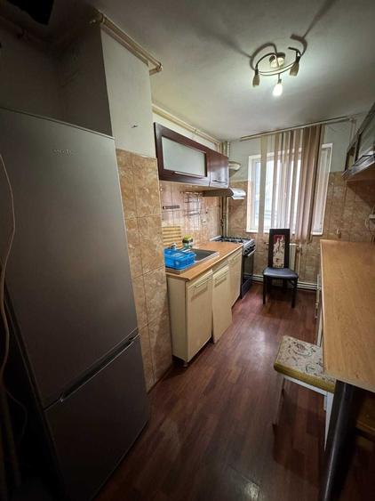 Apartament cu 3 camere decomandat în Exterior Vest