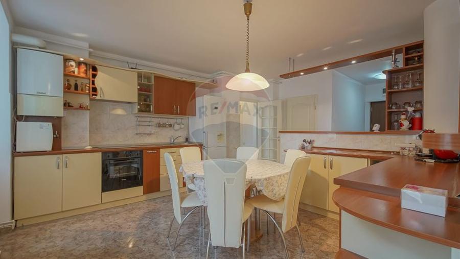 Apartament cu 3 camere decomandat în Griviței