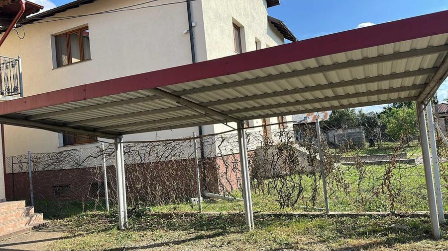 Casă cu 4 camere în Boldești