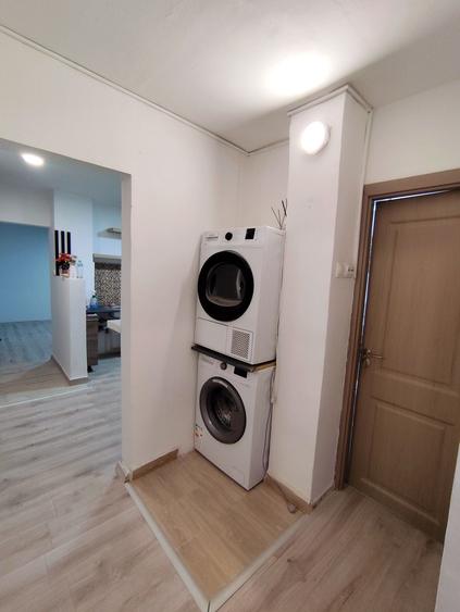 Apartament cu 3 camere decomandat în CET