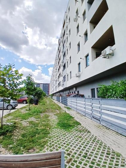 Apartament cu 2 camere decomandat în Titan